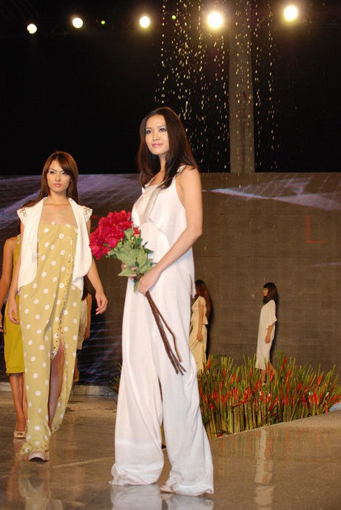 Ngọc Hân - Thùy Dung: 'Mỗi người một vẻ' khoe sắc