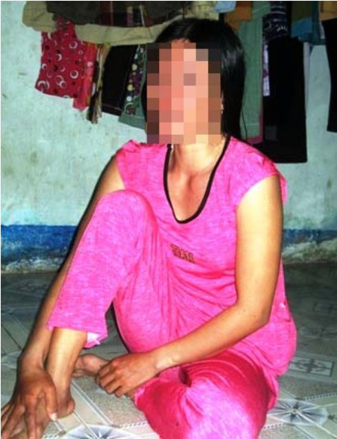 Bắt “mẹ mìn” bán con, lừa “cầm” thiếu nữ đánh bạc