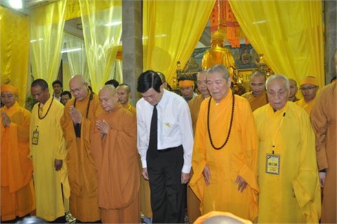 Cung tiễn kim quan Hòa thượng Thích Thanh Tứ nhập Bảo tháp