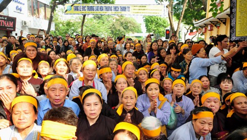 Cung tiễn kim quan Hòa thượng Thích Thanh Tứ nhập Bảo tháp