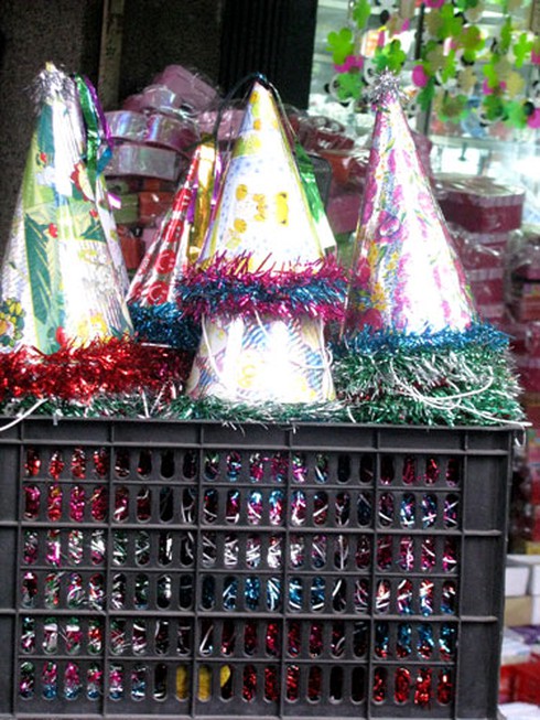 Sôi động thị trường quà Noel sớm