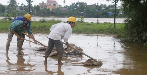 Mưa lũ miền Trung: 5 người chết và mất tích, thiệt hại 270 tỉ đồng