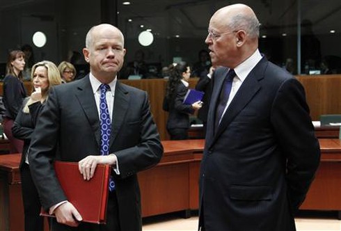 Châu Âu trừng phạt Iran và Syria.