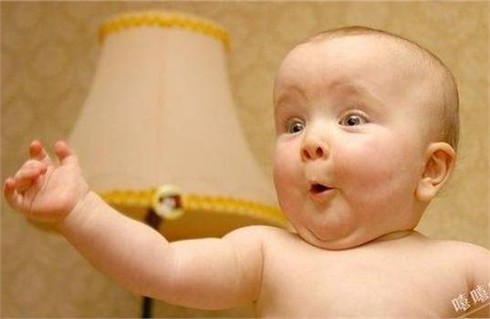 Ngộ nghĩnh khuôn mặt trẻ thơ