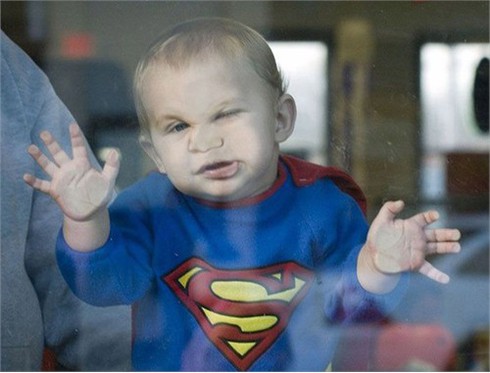 Ngộ nghĩnh khuôn mặt trẻ thơ