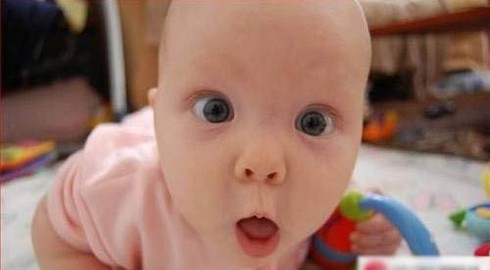 Ngộ nghĩnh khuôn mặt trẻ thơ