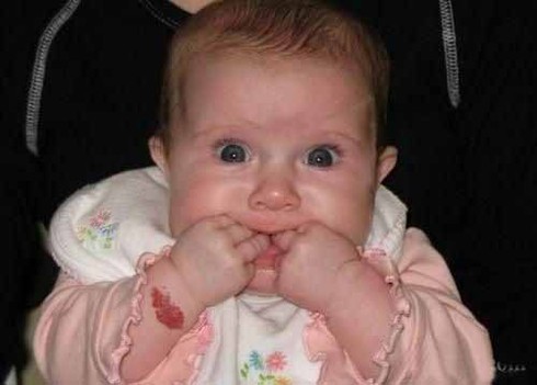 Ngộ nghĩnh khuôn mặt trẻ thơ