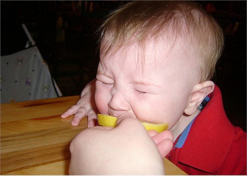 Ngộ nghĩnh khuôn mặt trẻ thơ