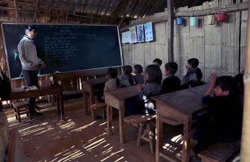 Cực khổ gieo chữ trên Mù Cang Chải