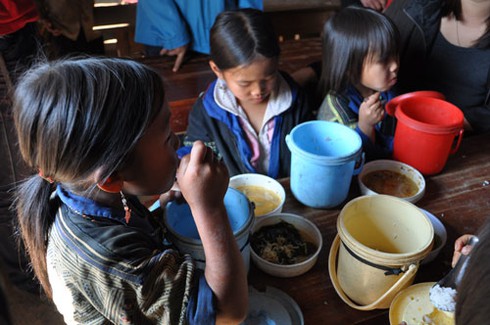 Cực khổ gieo chữ trên Mù Cang Chải