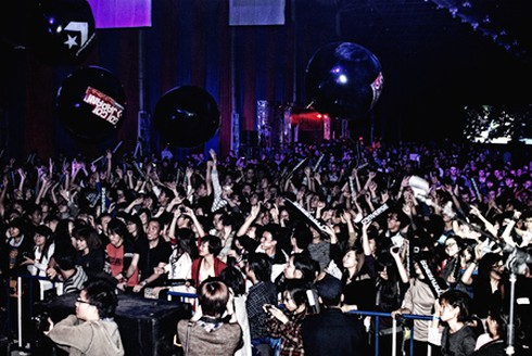 Khán giả cuồng nhiệt với đêm rock Go Go Japan