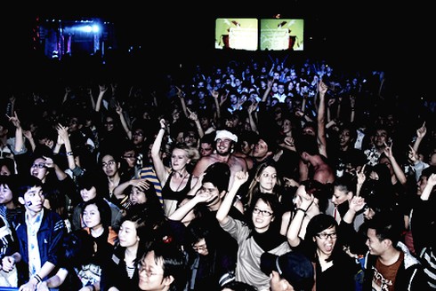 Khán giả cuồng nhiệt với đêm rock Go Go Japan