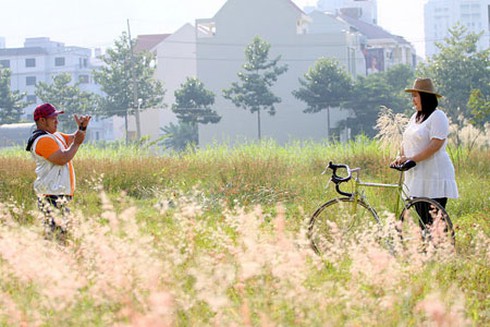 Hiếu Hiền có 'tình' mới?