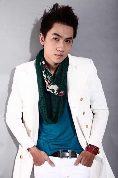 'Con cưng' của Lê Hoàng ra album đầu tay