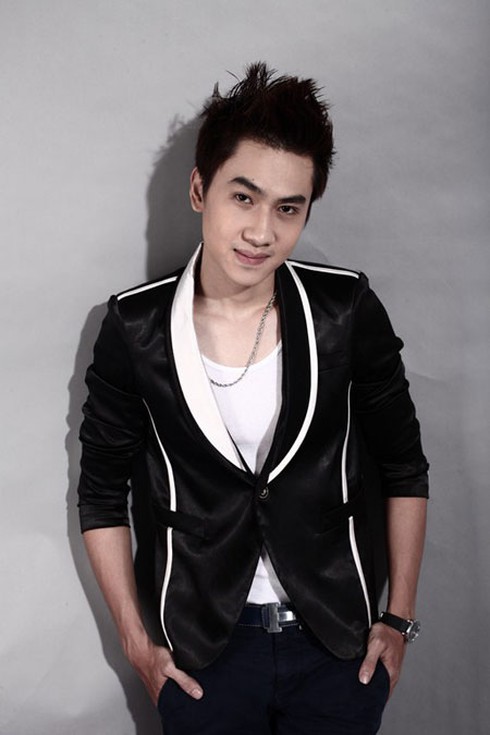 'Con cưng' của Lê Hoàng ra album đầu tay