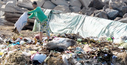 Mỗi ngày 40 tấn rác thải “đầu độc” biển đảo Lý Sơn