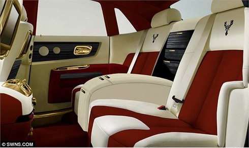 Trầm trồ ngắm Rolls-Royce Ghost mạ vàng 24-carat hàng triệu đô