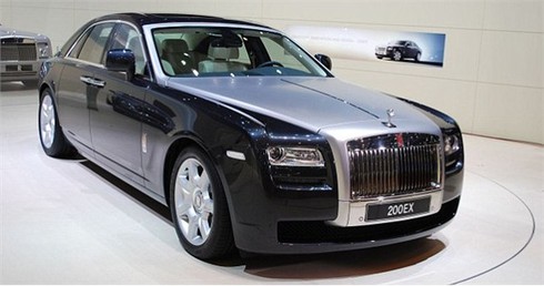Trầm trồ ngắm Rolls-Royce Ghost mạ vàng 24-carat hàng triệu đô