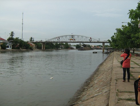 Vụ va chạm cầu Chợ Lách: Bồi thường 140 triệu đồng