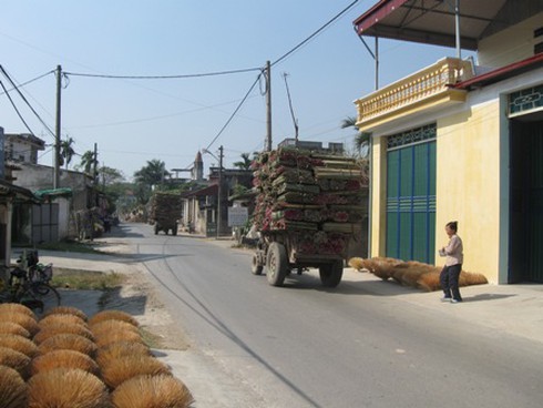 Hà Nội: Làng nghề tăm hương chạy đua với Tết