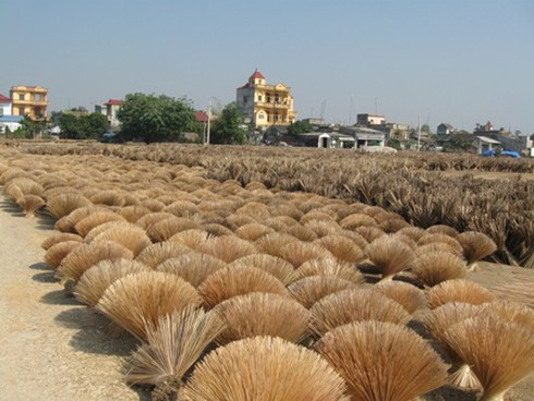 Hà Nội: Làng nghề tăm hương chạy đua với Tết