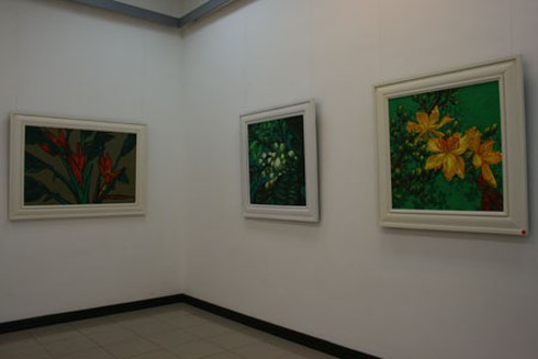 Họa sĩ Còm: Chán hí họa chuyển sang vẽ hoa