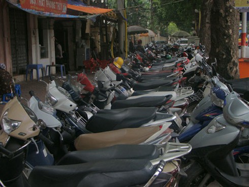 Hà Nội: 184 điểm trông giữ xe không phép