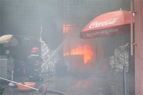 Đà Nẵng: Cháy lớn ở vũ trường Phương Đông (trực tiếp)