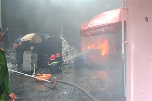 Đà Nẵng: Cháy lớn ở vũ trường Phương Đông (trực tiếp)