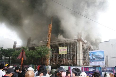 Đà Nẵng: Cháy lớn ở vũ trường Phương Đông (trực tiếp)