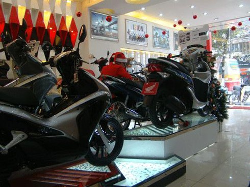 Rầm rập giảm giá, xe Honda vẫn ế ẩm