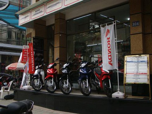 Rầm rập giảm giá, xe Honda vẫn ế ẩm