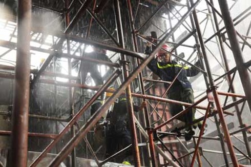 Đà Nẵng: Cháy lớn ở vũ trường Phương Đông