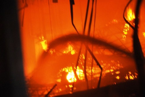 Đà Nẵng: Cháy lớn ở vũ trường Phương Đông