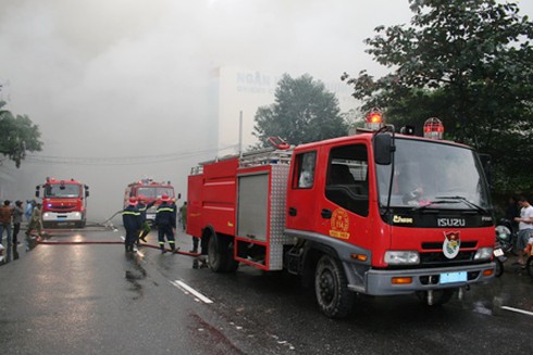 Đà Nẵng: Cháy lớn ở vũ trường Phương Đông