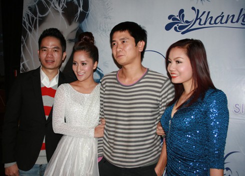 Khánh Thi liên tục rơi lệ trong buổi ra mắt MV mới