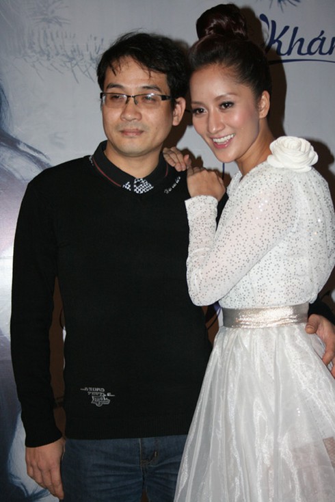 Khánh Thi liên tục rơi lệ trong buổi ra mắt MV mới