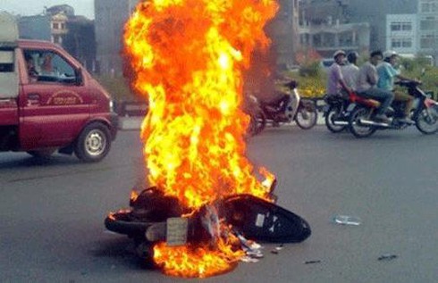 Xăng E5 có gây cháy nổ xe?