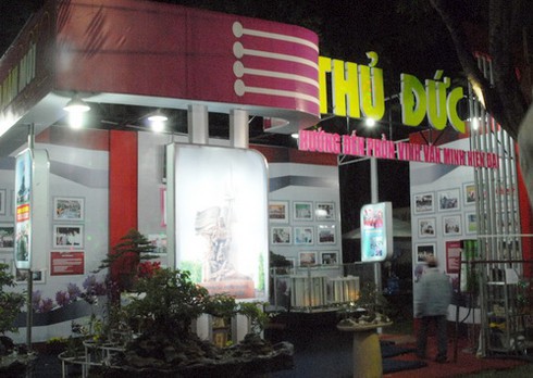 Tưng bừng Lễ hội “TP. HCM đón chào năm mới 2012”