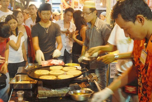 Tưng bừng Lễ hội “TP. HCM đón chào năm mới 2012”