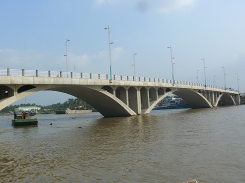 Bến Tre: Sắp khánh thành cây cầu nổi tiếng