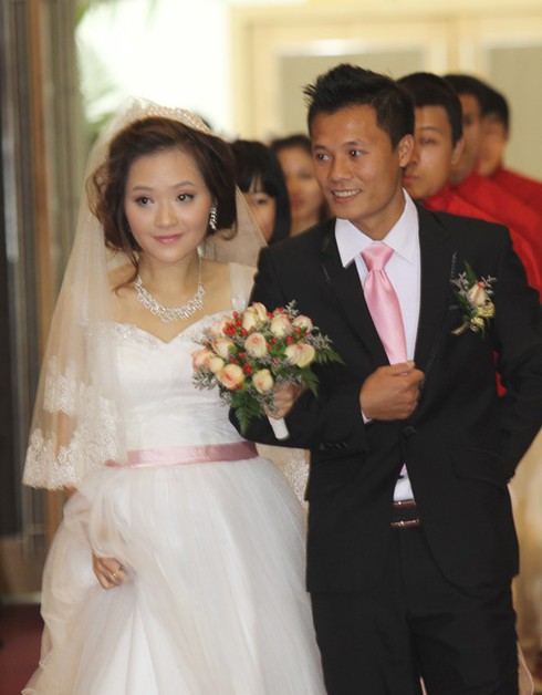Lễ cưới ngập tràn hạnh phúc của tuyển thủ Thành Lương