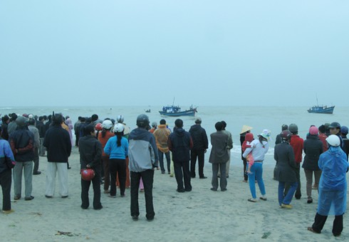 Tìm thấy quân nhân mất tích đầu tiên trên biển Cửa Đại