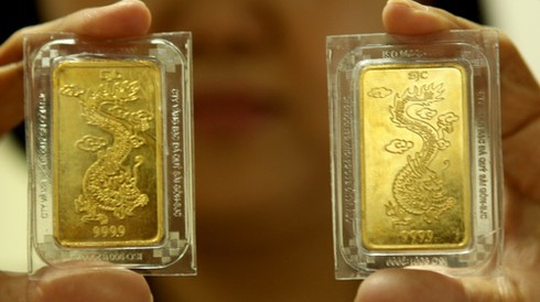 Giá vàng bất ngờ giảm mạnh