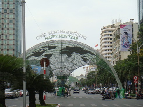 Tây đón Tết Tây ở Sài Gòn