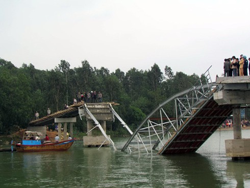 Tìm thấy xác nạn nhân cuối cùng vụ sập cầu Bà Dầu