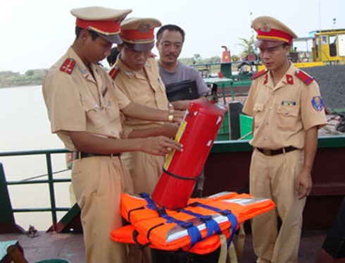 ĐBSCL: Xây dựng tuyến sông Tiền an toàn