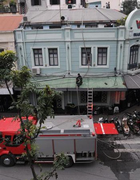 Hà Nội: Cháy tòa nhà Vinashin đúng giờ tan tầm