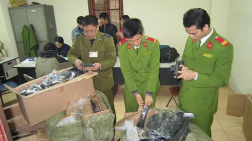 Hàng nghìn khẩu súng theo xe khách về Hà Nội