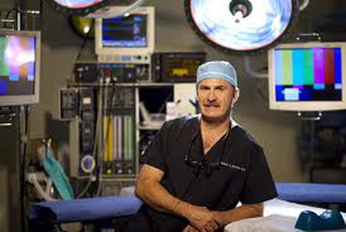 Vợ đại gia vung tiền đô `sửa tướng`